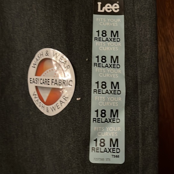 NWT Women’s size 18 straight leg dress pants relaxed fit by Lee - Picture 2 of 7